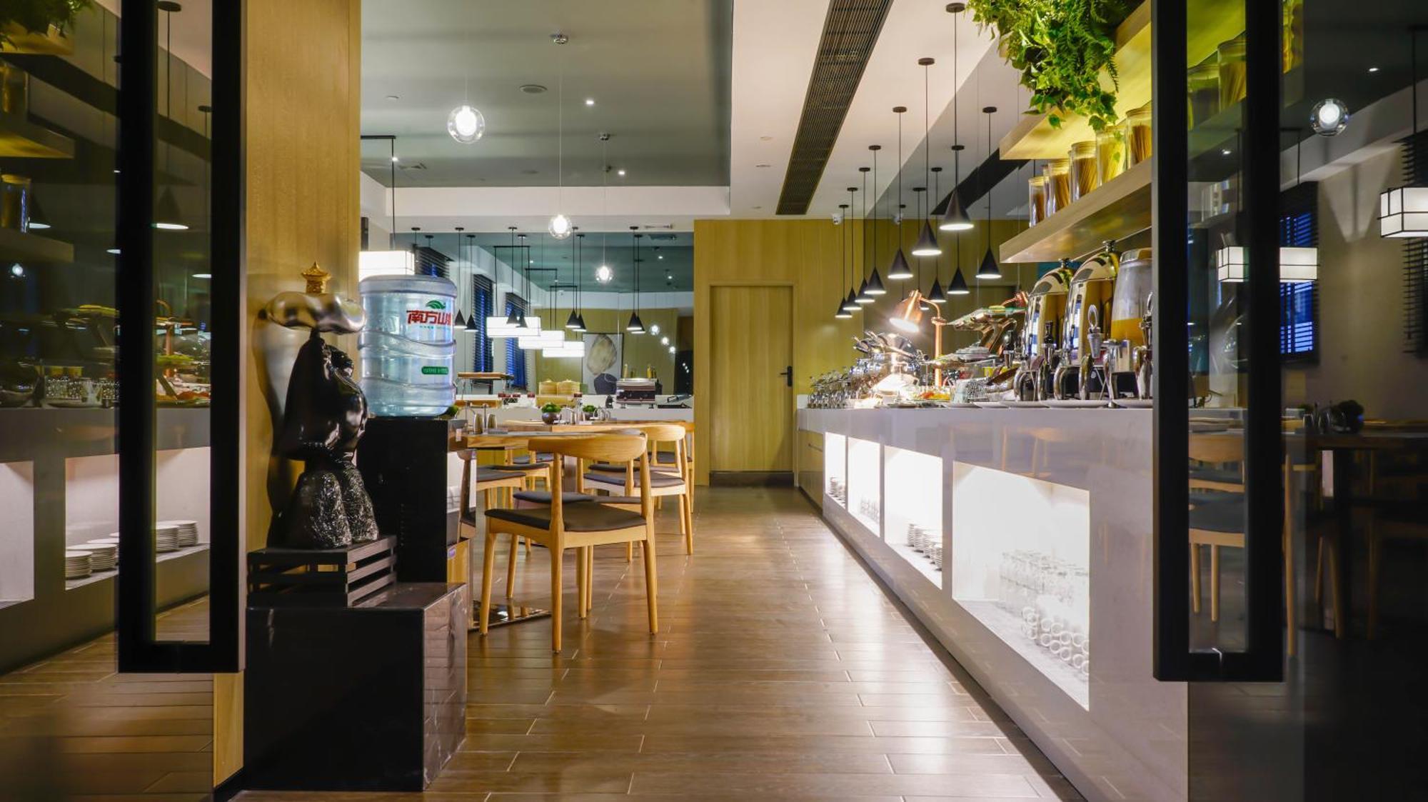 Paco Hotel Guangzhou Jiangtai Road Metro Branch Εξωτερικό φωτογραφία